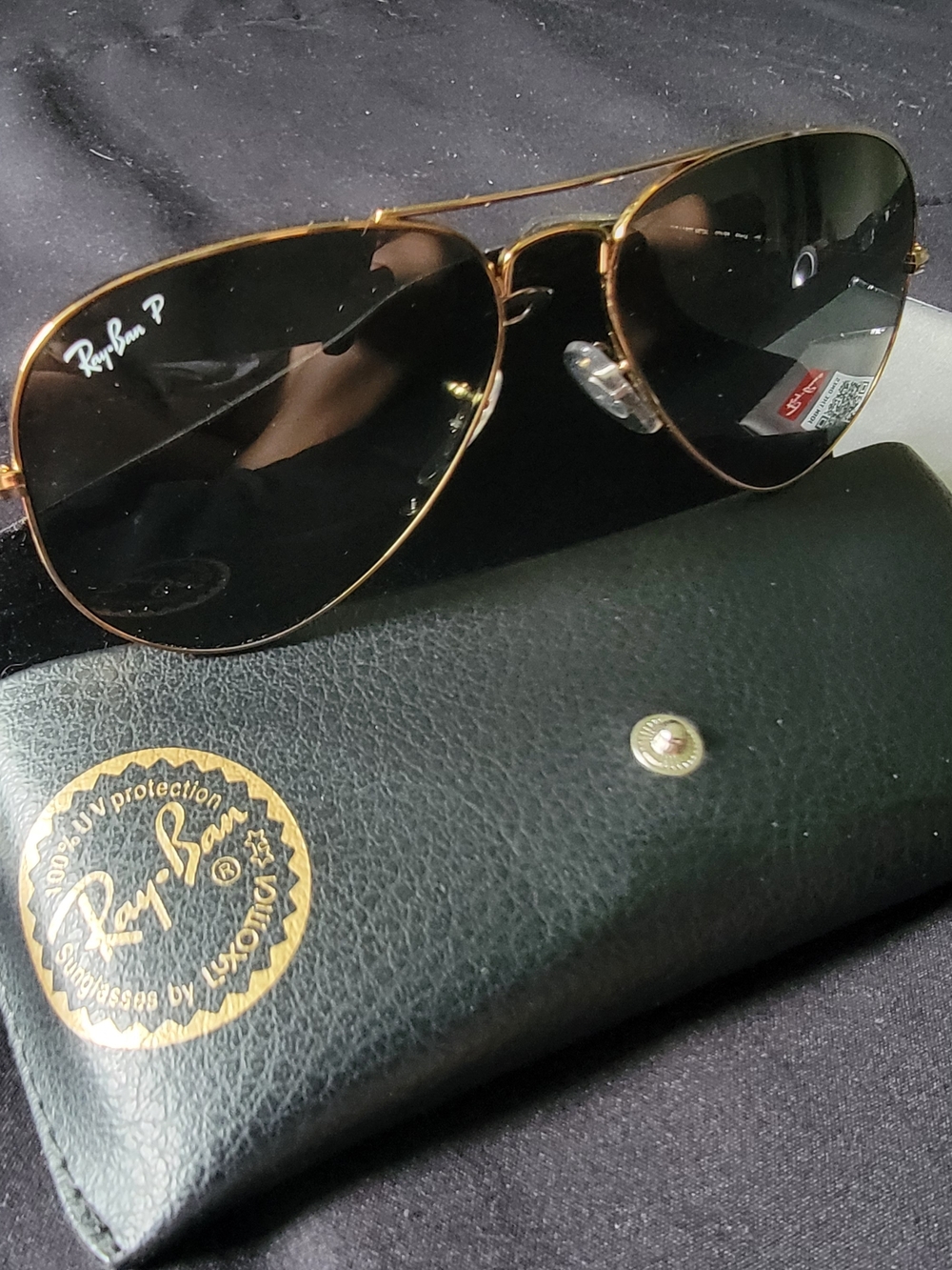 Ray-Ban Men’s Gold Frame Sunglasses with Black Lenses and Black Case